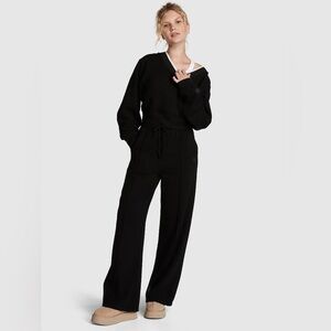 PINK Victoria’s Secret PREMIUM FLEECE V-NECK PULLOVER black M